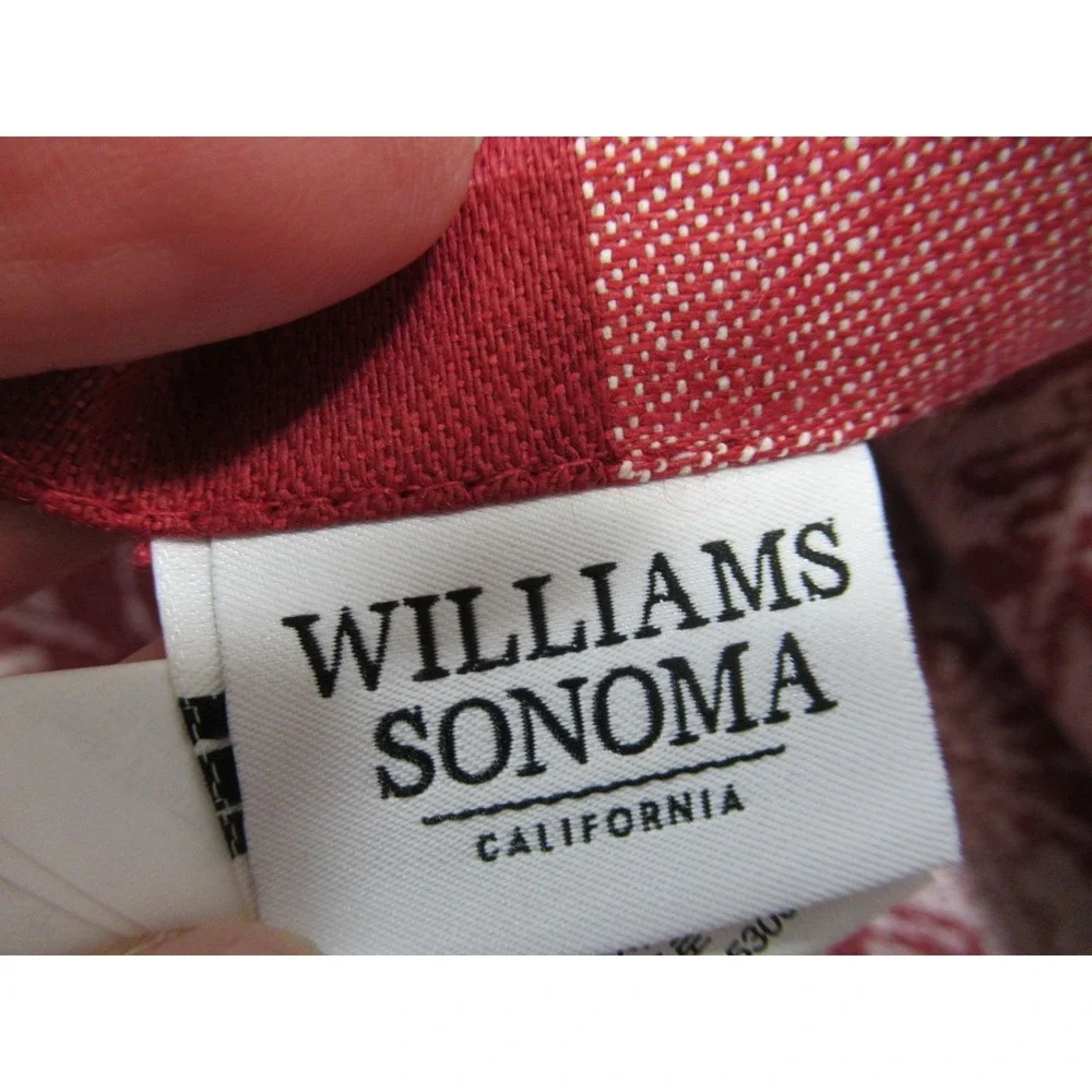 Williams Sonoma Snowflake Christmas Tablecloth 70x126 Red Jacquard Linen Blend